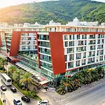 Condo Studio Plaza