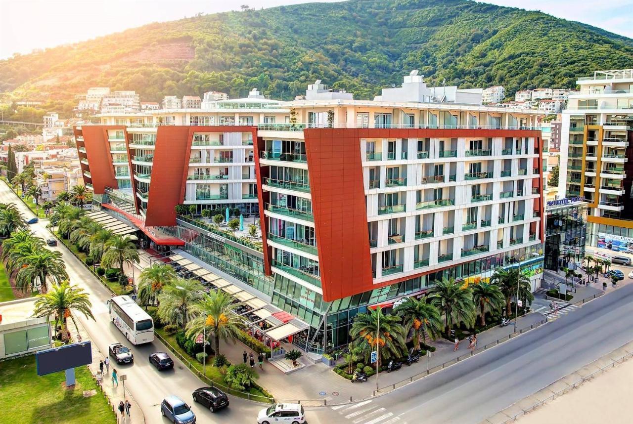 Plaza Apartment