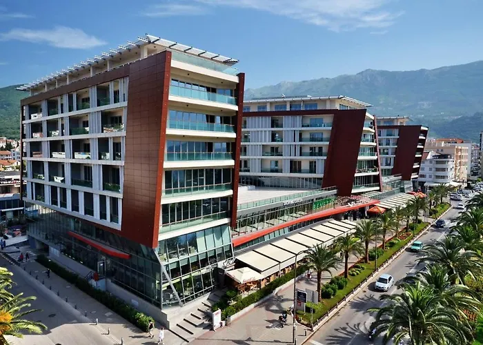 Condo Studio Plaza