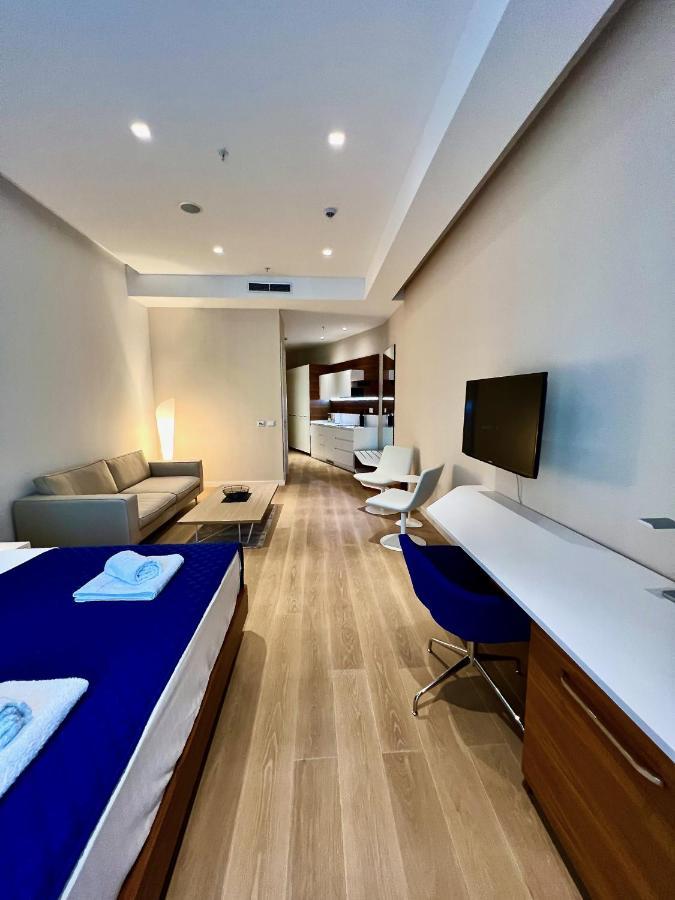 Plaza Apartment